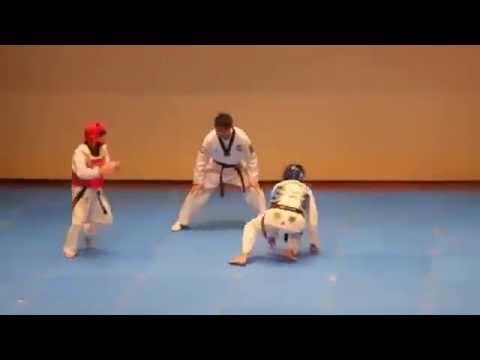 2 võ sĩ không đánh nhau vì sợ đau