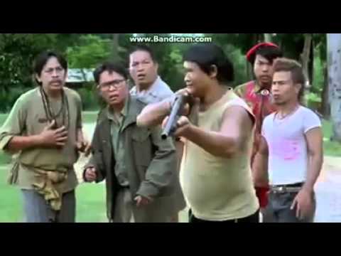 Bị chó đuổi,  xem cười không nhặt được răng