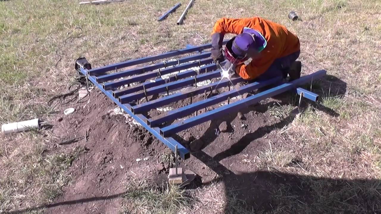 Nghệ thuật từ kiến-200kg nhôm vào tổ kiến 