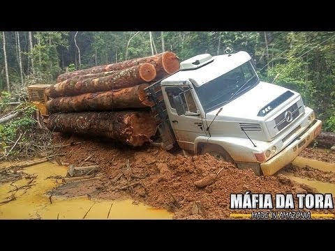 Những pha lái xe tải vi diệu nhất thế giới