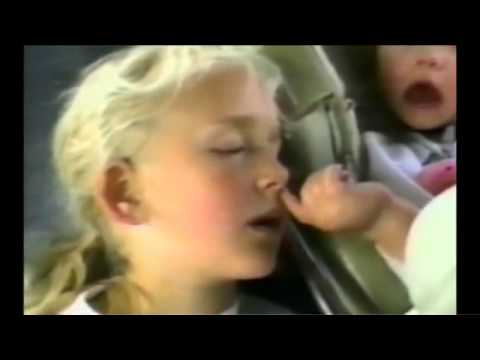 Video Chết cười với những hành động ngộ nghĩnh của các em bé   Lạ & Fun   GenK vn