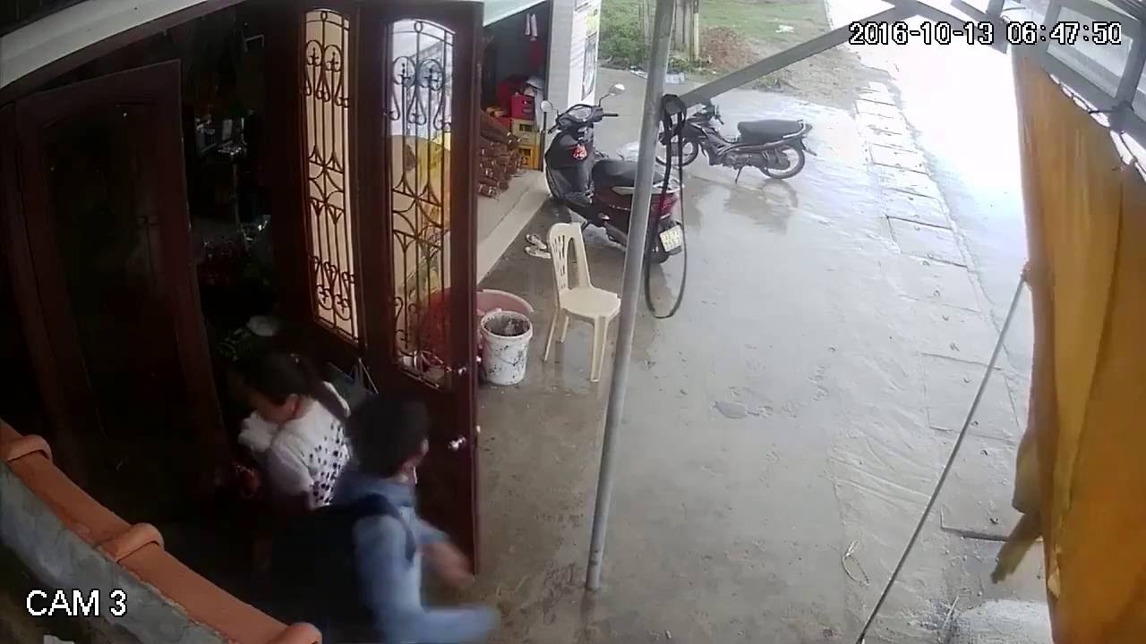 đón khách thôi mà, liệu có phải nhiệt tình vậy không