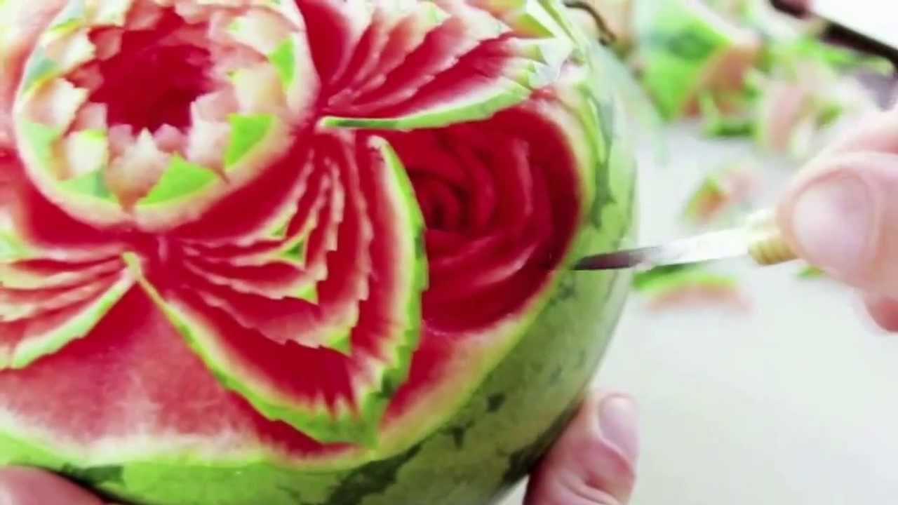 Tỉa dưa hấu: đỉnh cao của nghệ thuật