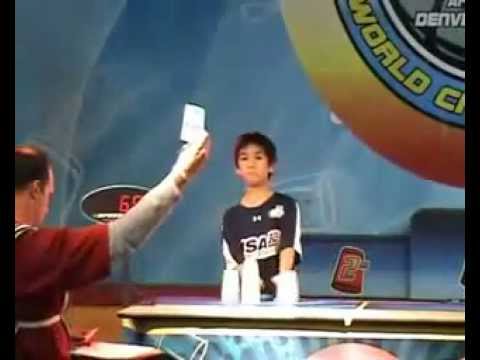 Cậu bé có bàn tay nhanh nhất thế giới