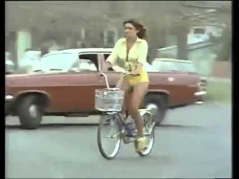 Những tai nạn hài hước bởi vì mãi mê ngắm gái đẹp