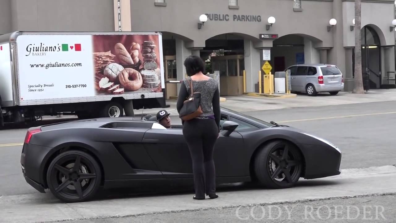 Chàng trai đi siêu xe Lamborghini thử lòng cô gái đào mỏ
