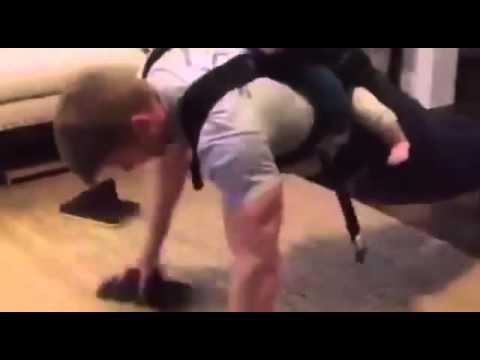 Ba cha con ta cùng tập thể dục - Quá dễ thương ^^