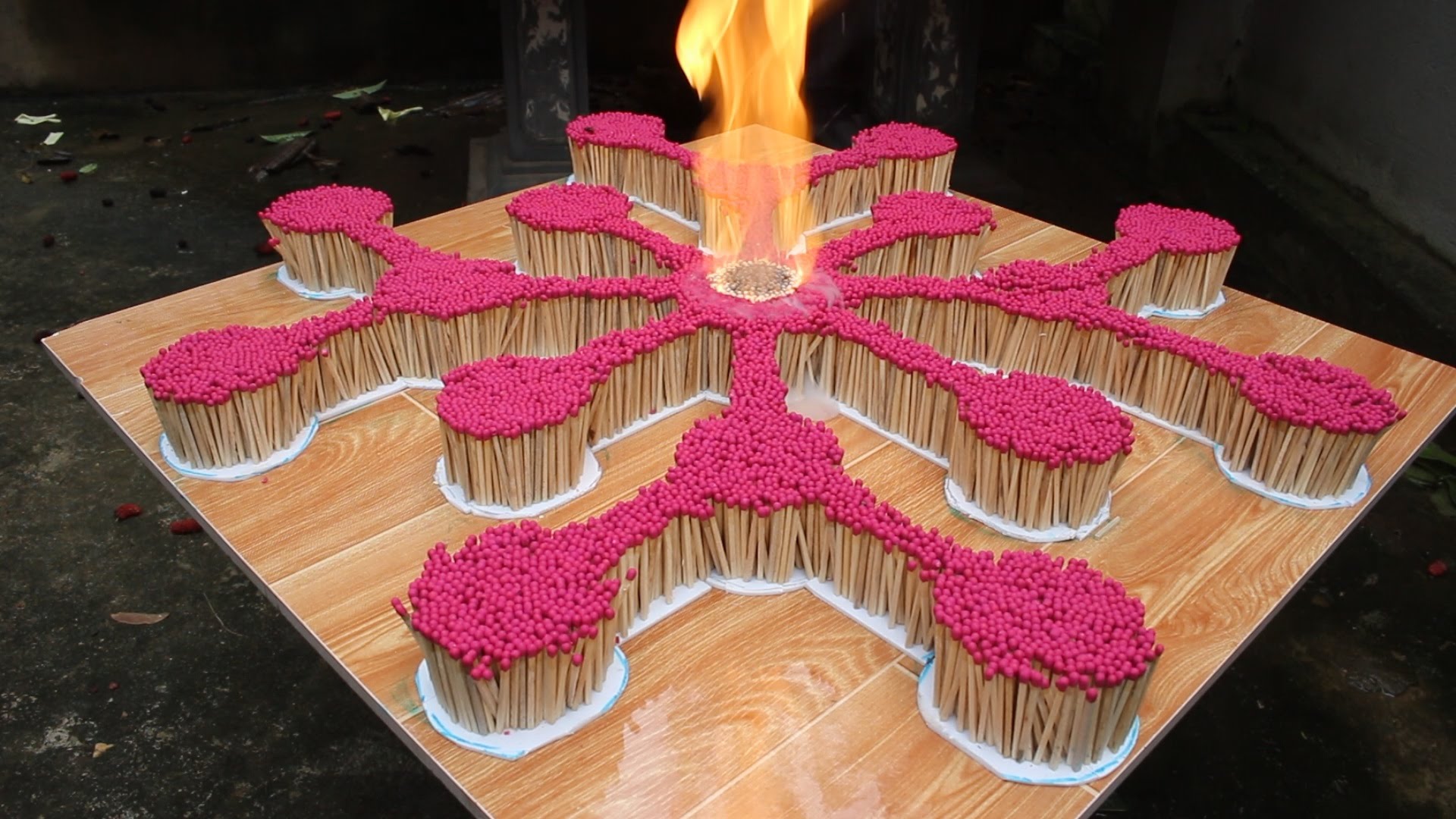 8000 Match Chain Reaction - Red Flower - Amazing Fire Domino