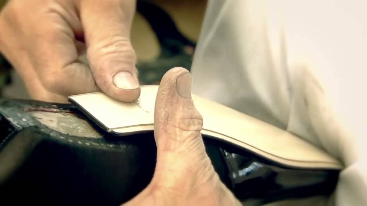 Cách làm 1 đôi giày hiệu của Louis Vuitton's men in Fiesso d'Artico