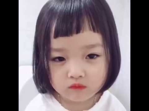 Em bé cắt tóc siêu dễ thương 