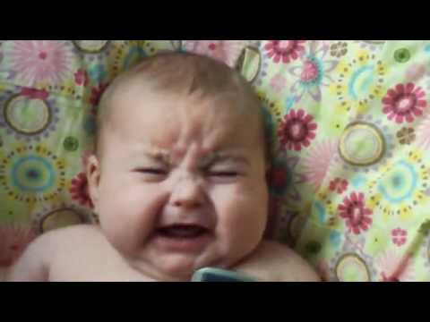 [L] Em bé khóc khi nghe tiếng mình... cười