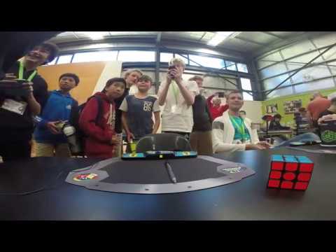 Người xoay Rubik nhanh nhất thế giới 