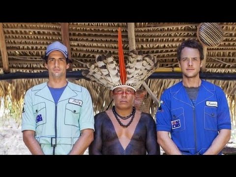  Cho tay vào đôi găng đầy kiến viên đạn