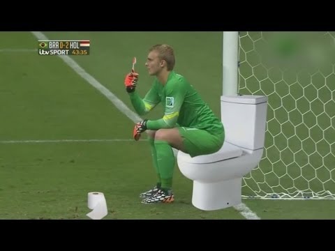 Những màn đá bóng siêu hài hước 