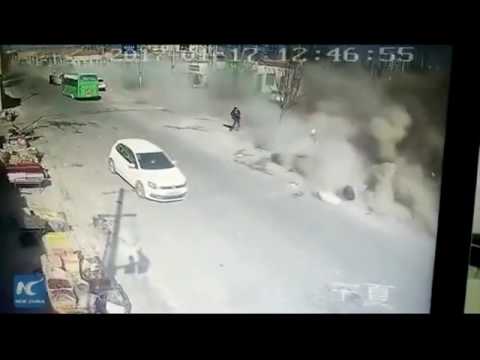 Ngồi trong nhà cũng chết