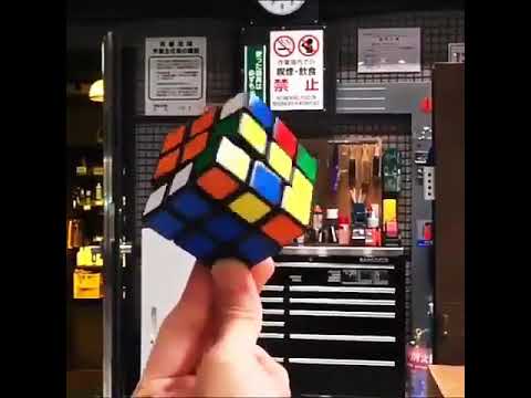 Khối rubik 'ma thuật' tự giải chính mình