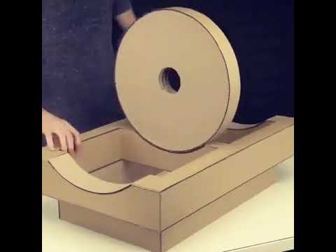 Robot tự chế khổng lồ biết di chuyển bằng bìa carton