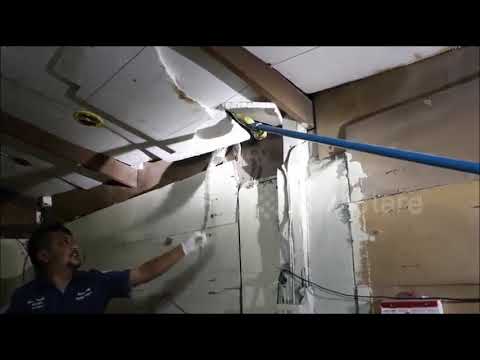Trăn siết chết kỳ đà trên trần nhà và cái kết bất ngờ