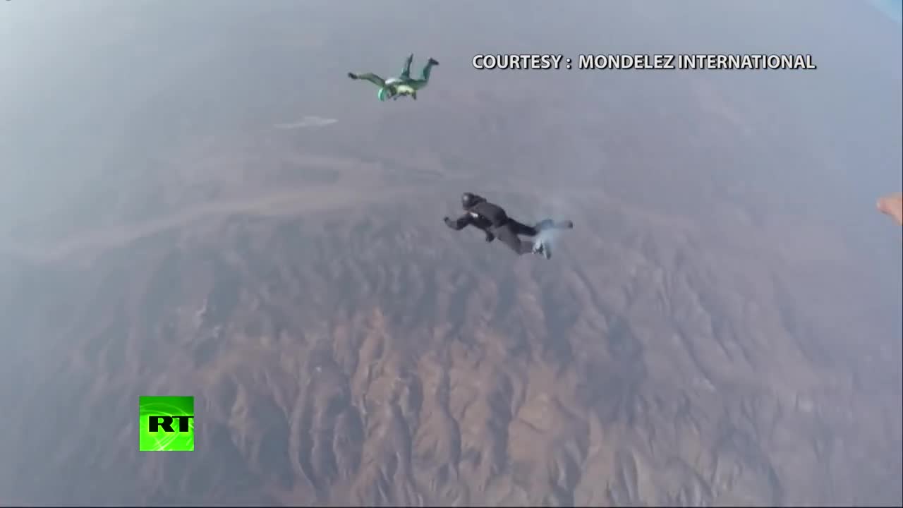 Heaven Sent Skydiver Luke Aikins jumps 25000 feet without parachute