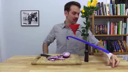Nước mắt cũng có nhiều công dụng tuyệt vời trong đời sống lắm đấy