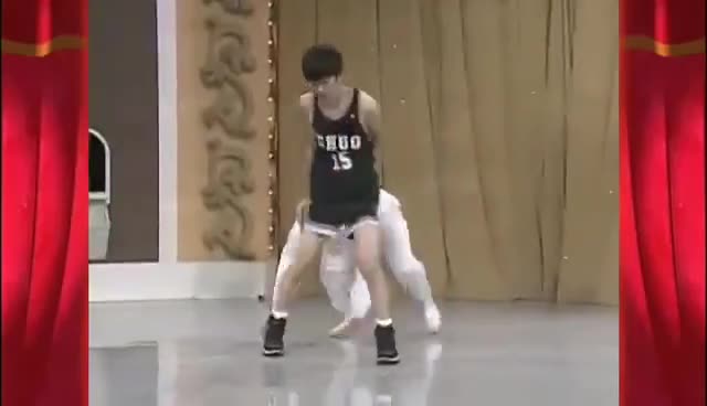 Màn chơi bóng rổ đau đầu nhất 
