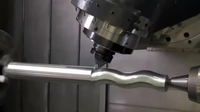 Video tạo hình cho thanh sắt đầy ấn tướng khiến bạn bị mê hoặc 