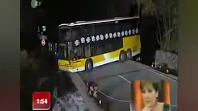 Cú quay xe khiến nhiều người "đứng ngồi không yên"! 
