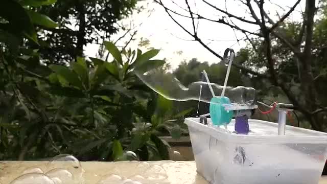 Hướng dẫn chế tạo máy thổi bong bóng xà phòng cực đơn giản