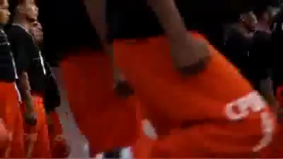 1.200 tù nhân nhảy nhạc Michael Jackson