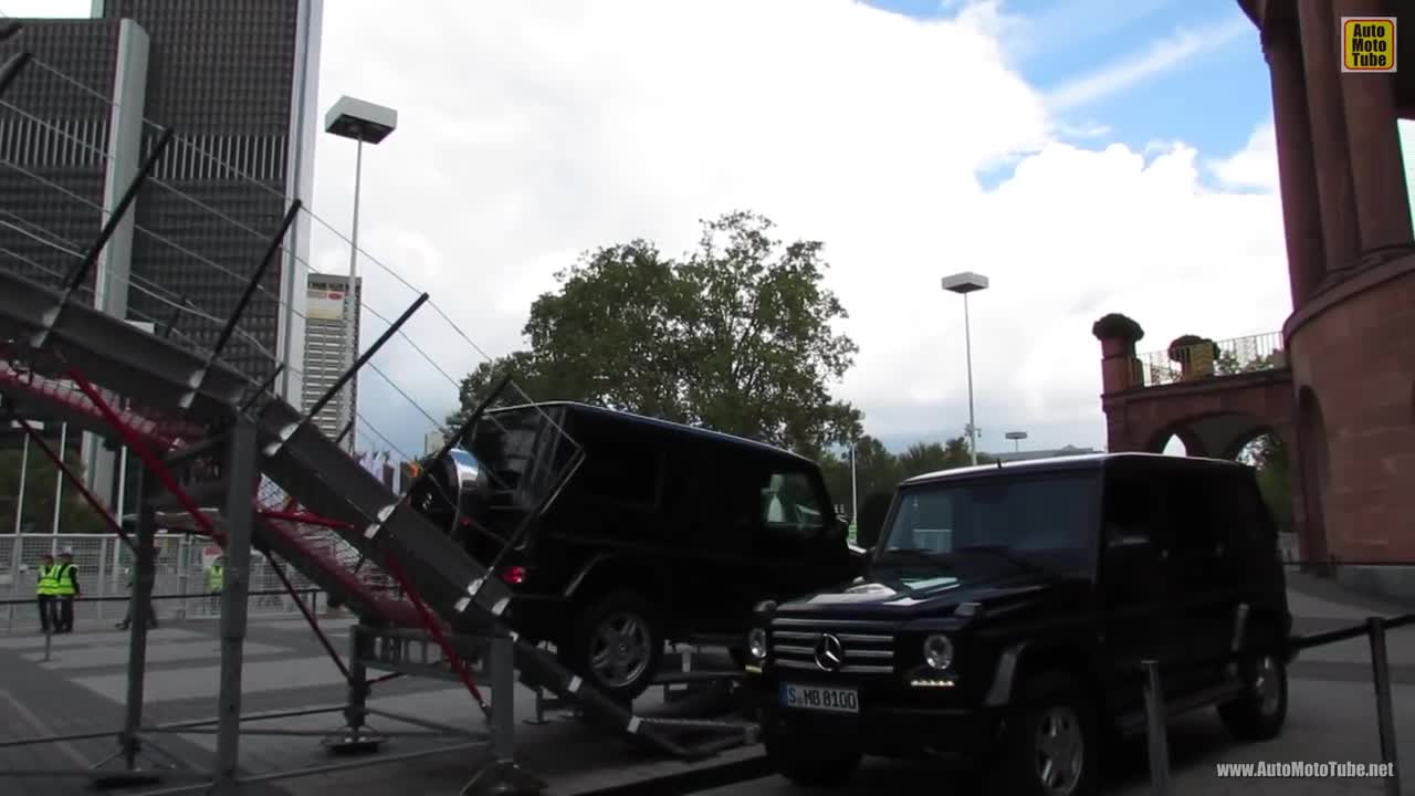 Màn leo dốc thót tim của Mercedes G-class