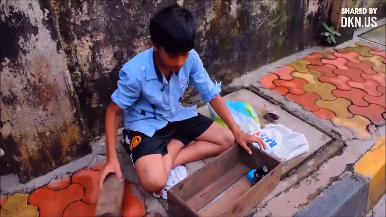 Cậu bé đánh giày tốt bụng ở Mumbai!