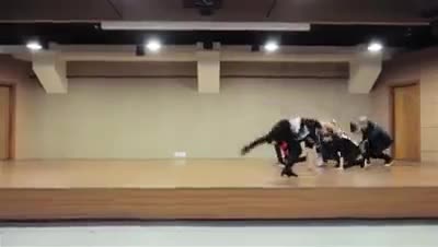 Mark và những màn nhào lộn tuyệt đỉnh