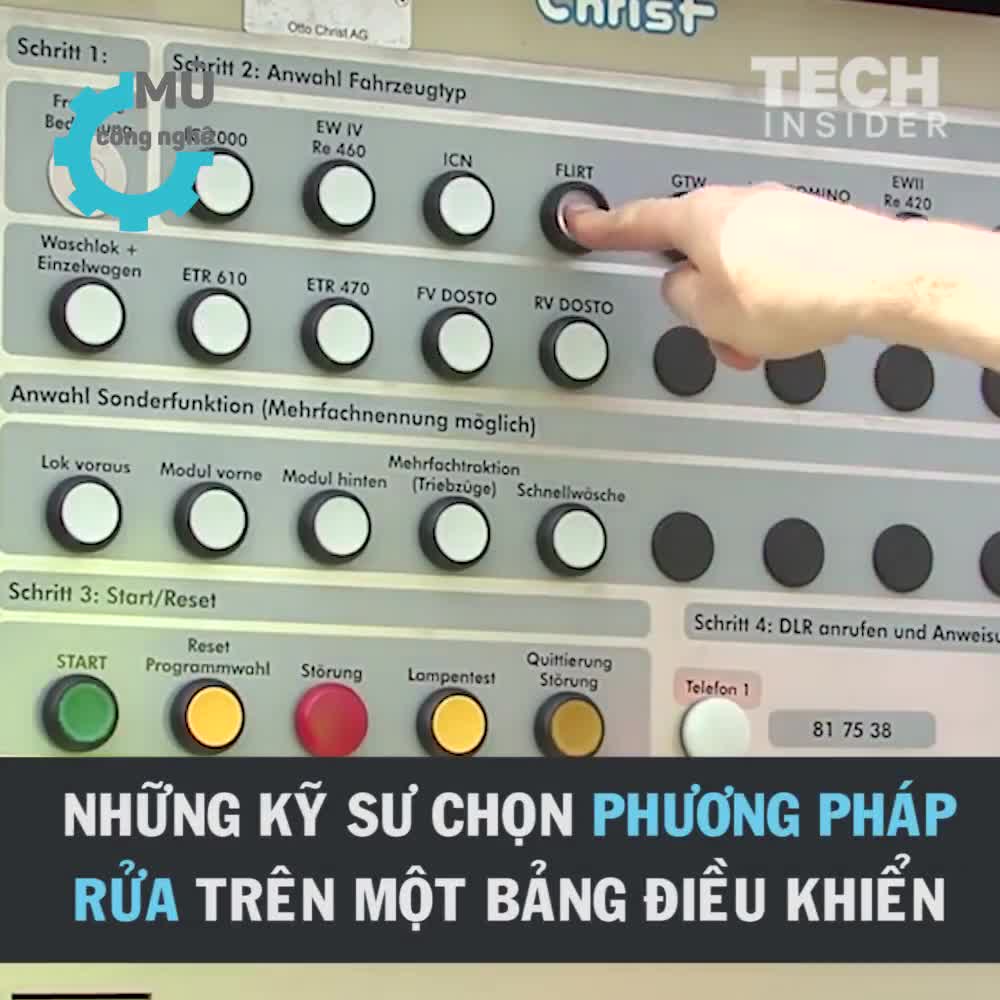 Người ta rửa những đoàn tàu dài cả trăm mét như thế này đây 