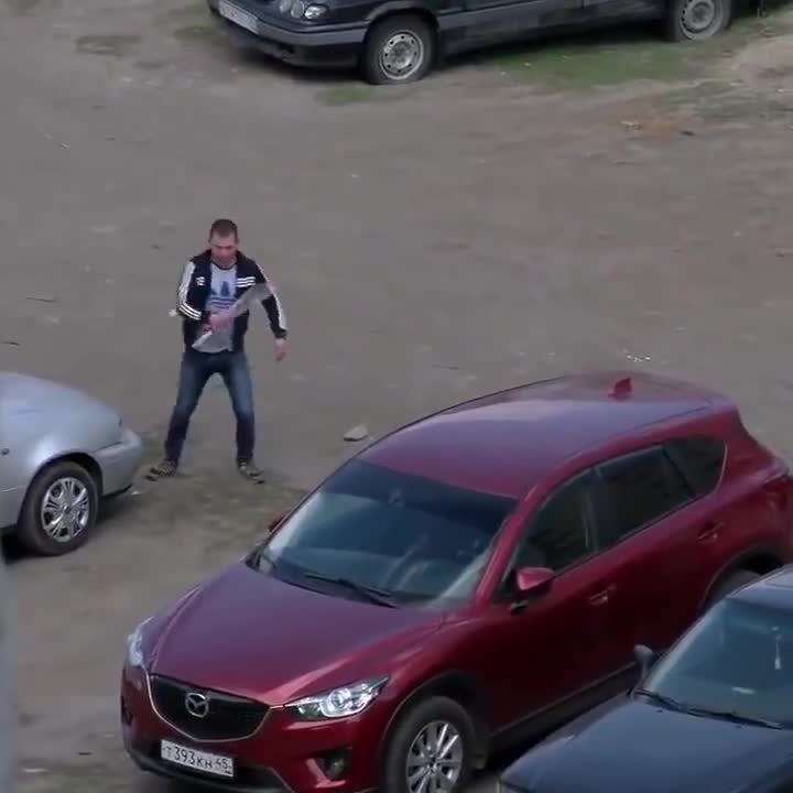 Quãng đường đến cái ô tô sao mà xa thế nhỉ, đi mãi mới tới nơi