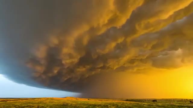 Đoạn video timelapse ghi lại những hình ảnh tuyệt đẹp về "cơn thịnh nộ của thiên nhiên"