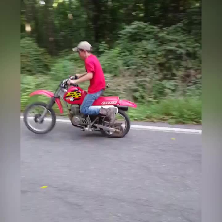 Có ai đã từng lái xe trong tình huống này chưa? 