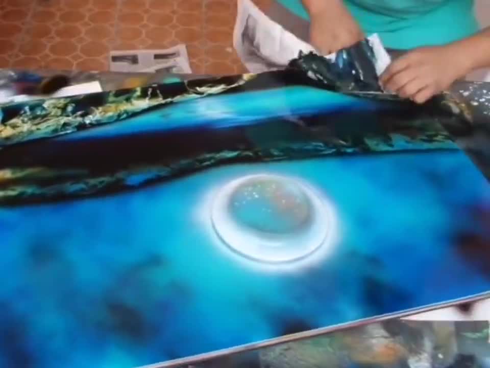 Bức tranh sơn phun: Tiếng gọi nơi hoang dã