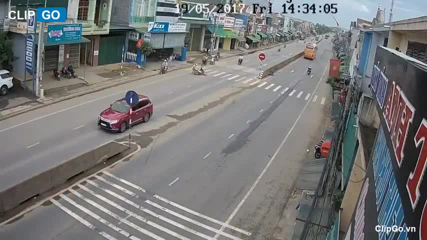 Màn trả dép 'bá đạo' nhất Việt Nam
