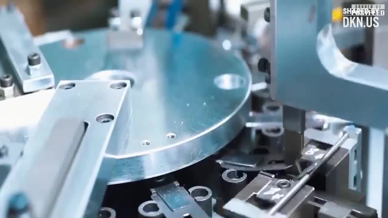 Quá trình làm khóa kéo hoàn toàn tự động