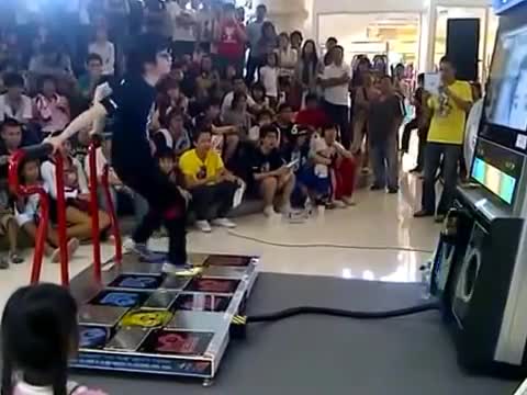 Tuyệt chiêu Lăng ba vi bộ của thánh Audition