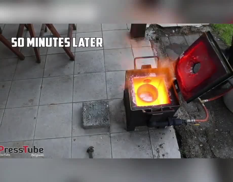 Nguyên liệu để đúc quả trứng này là ... vàng kim loại!