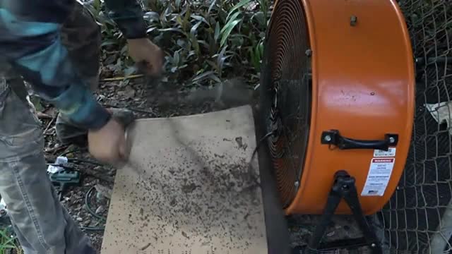 Chiếc bẫy có thể tiêu diệt 4.000 con muỗi mỗi đêm