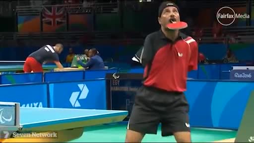 Dị nhân đánh bóng bàn bằng miệng table tennis mouth
