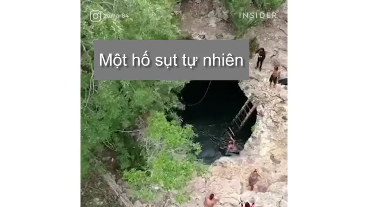 Hồ bơi dưới lòng đất ở Mexico