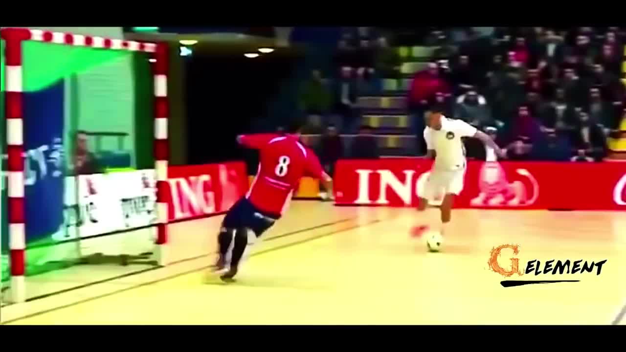 Những pha xử lý đẳng cấp tại đấu trường Futsal