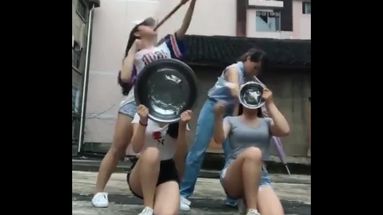 Ban nhạc nữ 'bá đạo' nhất thế giới