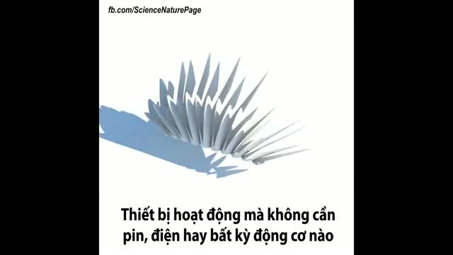 Đồng hồ to bằng ngôi nhà hiển thị thời gian bằng ánh nắng