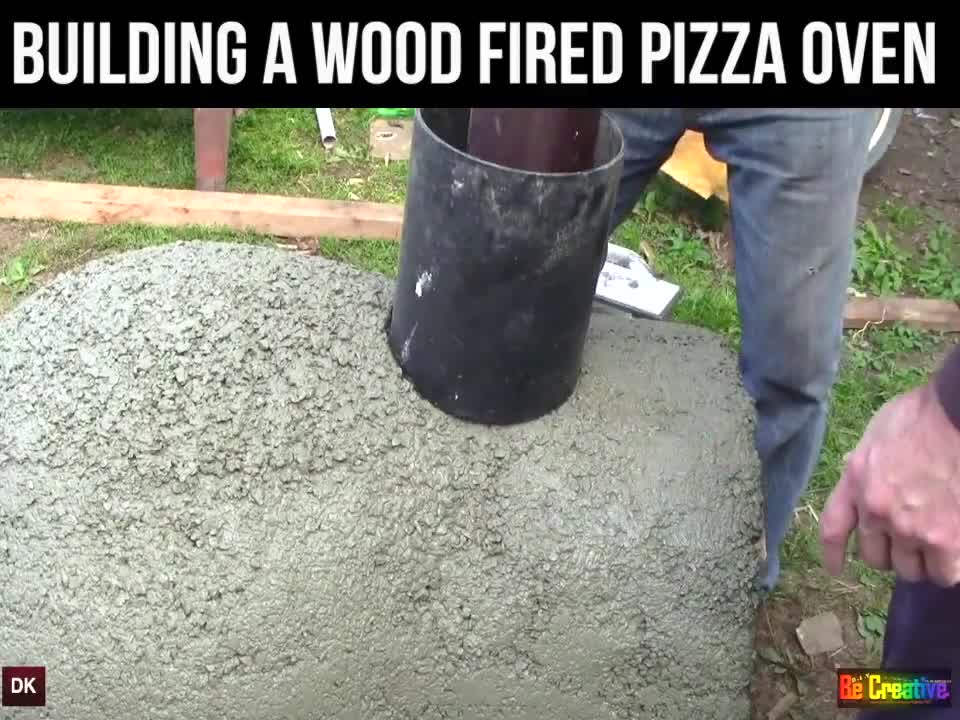Với 'lò nướng' này, bạn có thể làm pizza ngay sau vườn nhà mình!