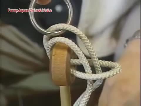 Giải mã câu đố chiếc vòng bất khả thi