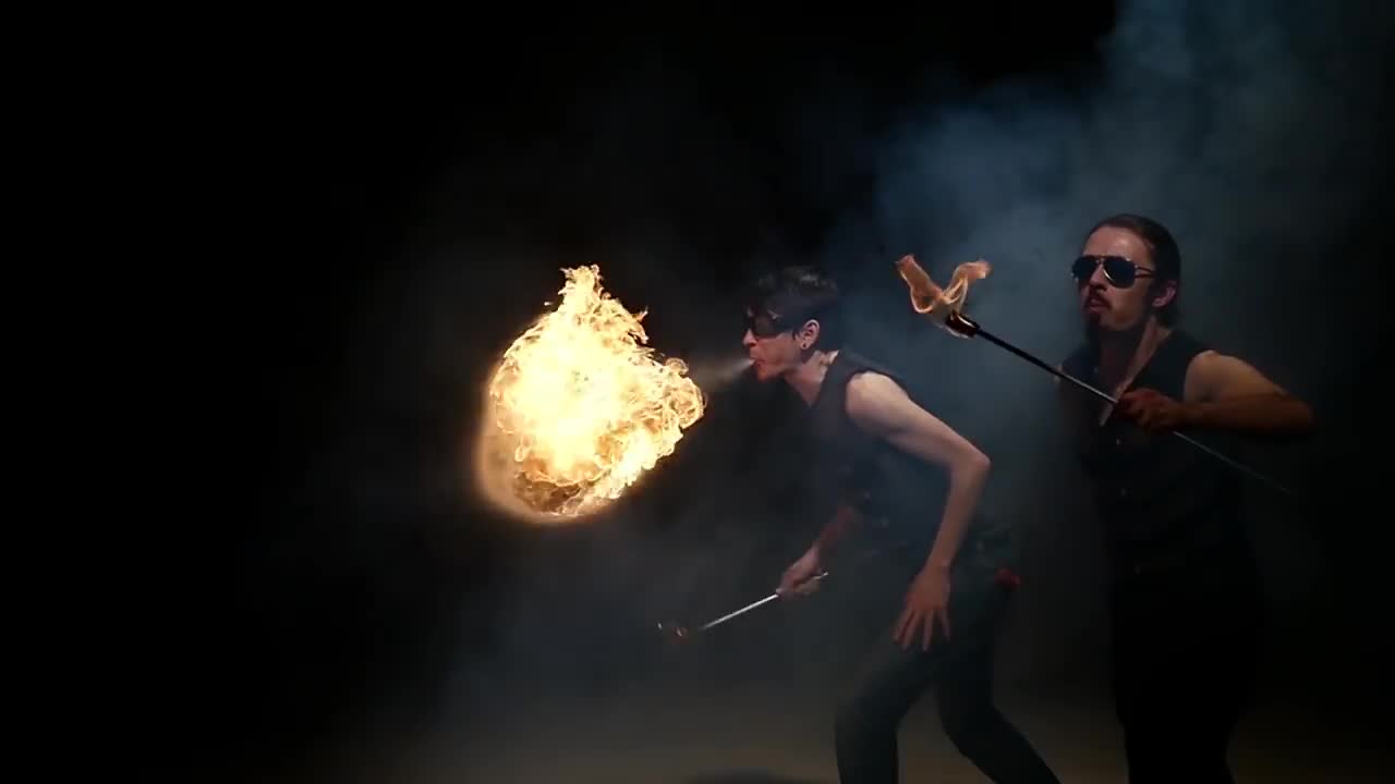 Phun lửa với hiệu ứng Bullet Time